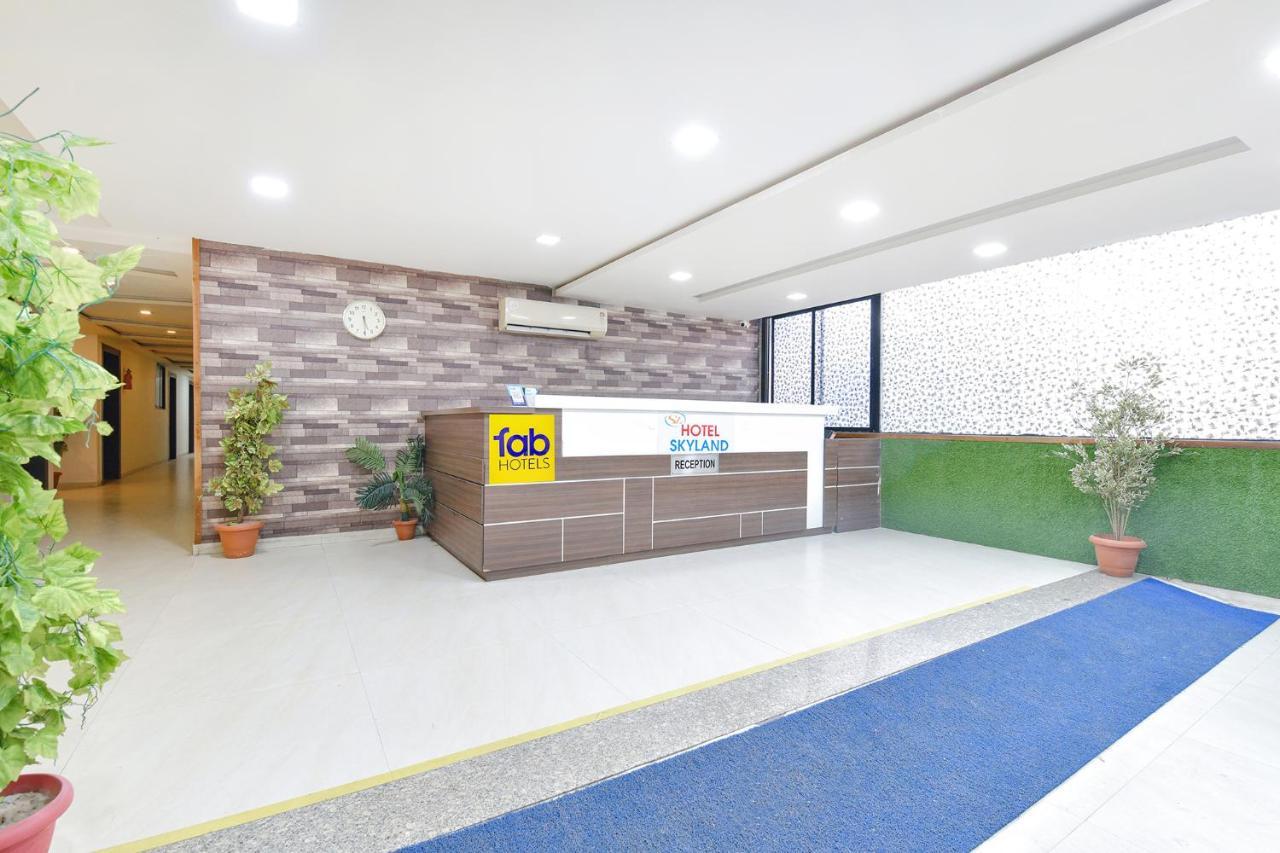 Fabhotel Skyland Ahmedabad Exterior foto