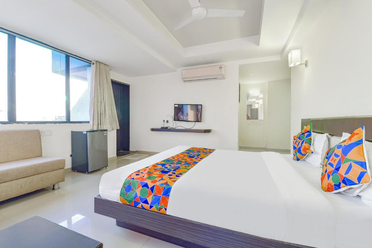 Fabhotel Skyland Ahmedabad Exterior foto