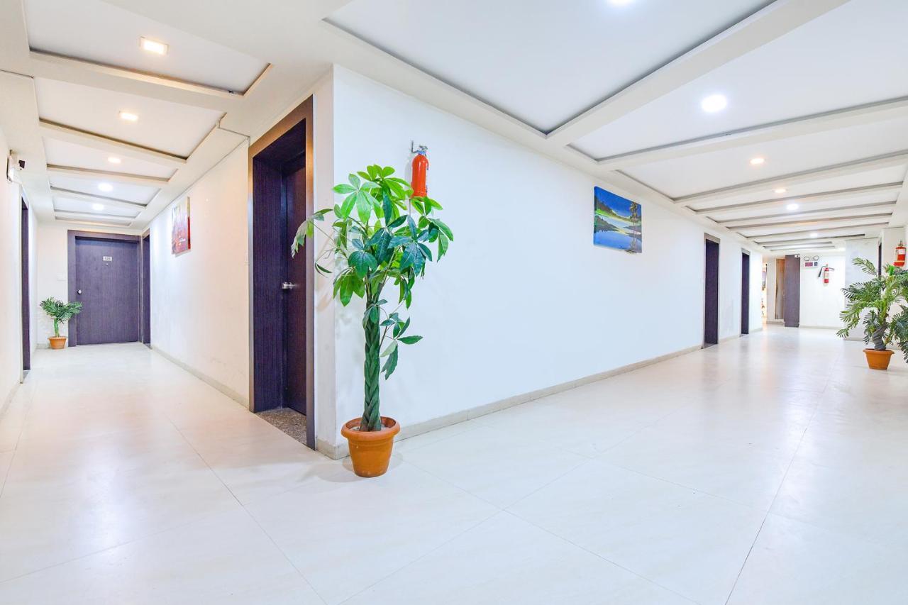 Fabhotel Skyland Ahmedabad Exterior foto