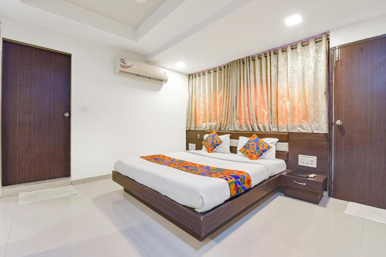 Fabhotel Skyland Ahmedabad Exterior foto