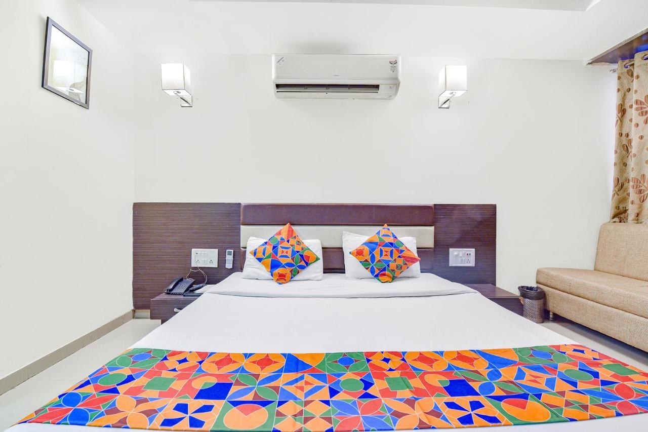 Fabhotel Skyland Ahmedabad Exterior foto