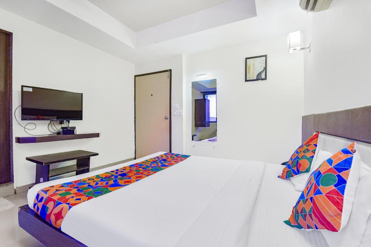 Fabhotel Skyland Ahmedabad Exterior foto